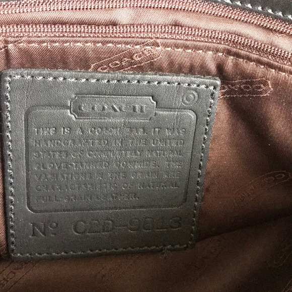 Coach purse in black,  all leather - Picture 5 of 5